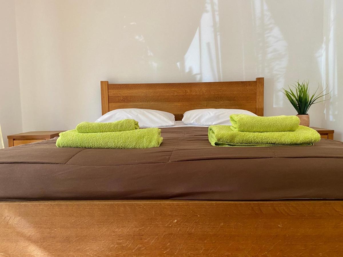 Moutallos Rooms Inn Homes Paphos Bagian luar foto